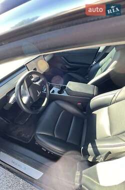 Седан Tesla Model 3 2019 в 