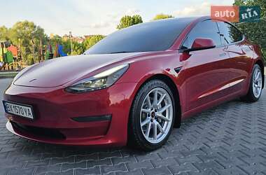 Седан Tesla Model 3 2021 в 