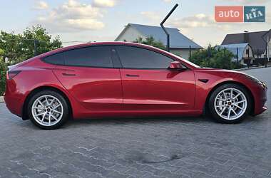 Седан Tesla Model 3 2021 в 