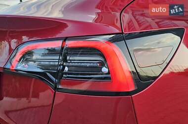 Седан Tesla Model 3 2021 в 