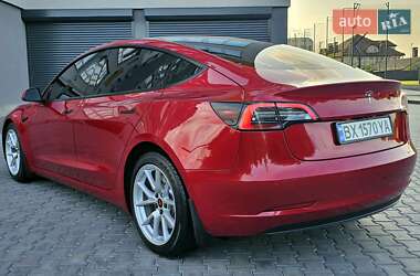 Седан Tesla Model 3 2021 в 