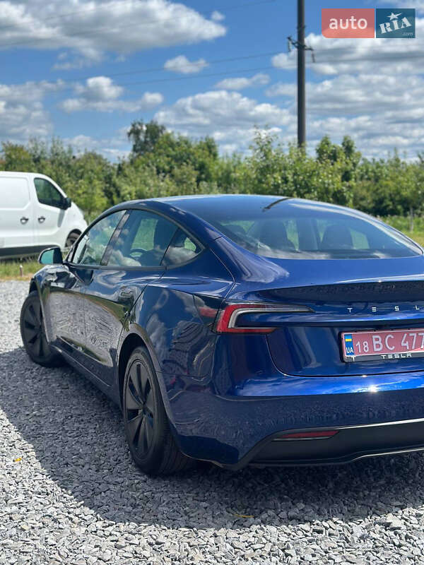 Седан Tesla Model 3 2024 в Дубно