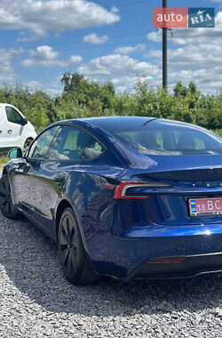 Седан Tesla Model 3 2024 в 