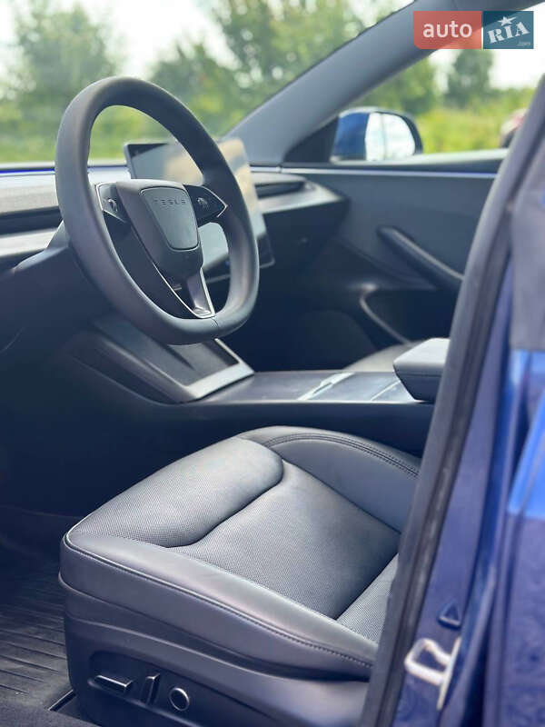 Седан Tesla Model 3 2024 в Дубно