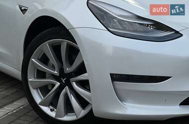 Седан Tesla Model 3 2019 в 