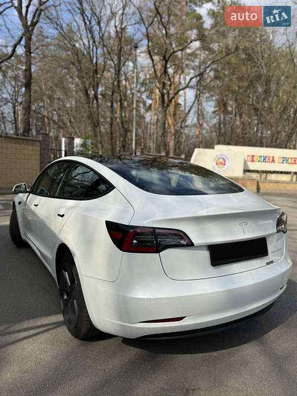 Седан Tesla Model 3 2022 в Дніпрі