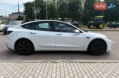Седан Tesla Model 3 2024 в 