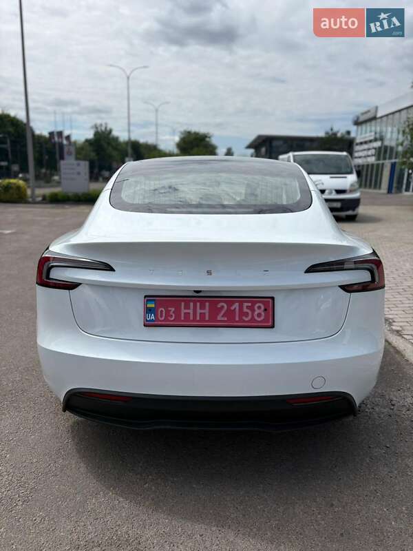 Седан Tesla Model 3 2024 в Ровно