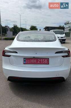 Седан Tesla Model 3 2024 в 