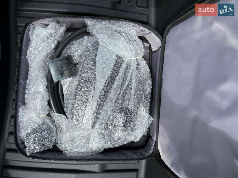Седан Tesla Model 3 2024 в Ровно