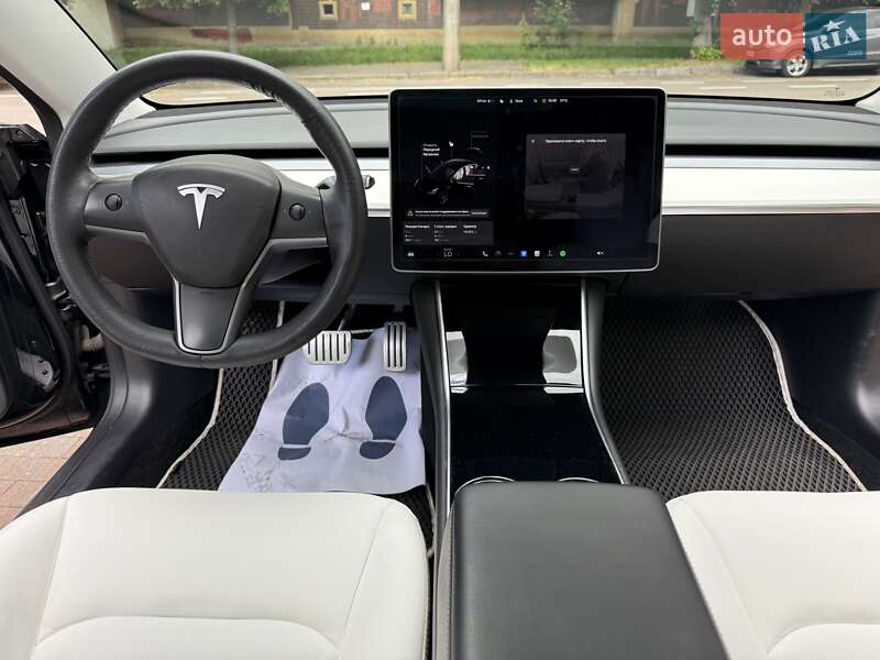 Седан Tesla Model 3 2020 в Києві