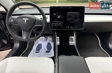 Седан Tesla Model 3 2020 в 