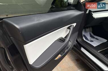 Седан Tesla Model 3 2020 в 