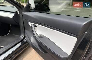Седан Tesla Model 3 2020 в 