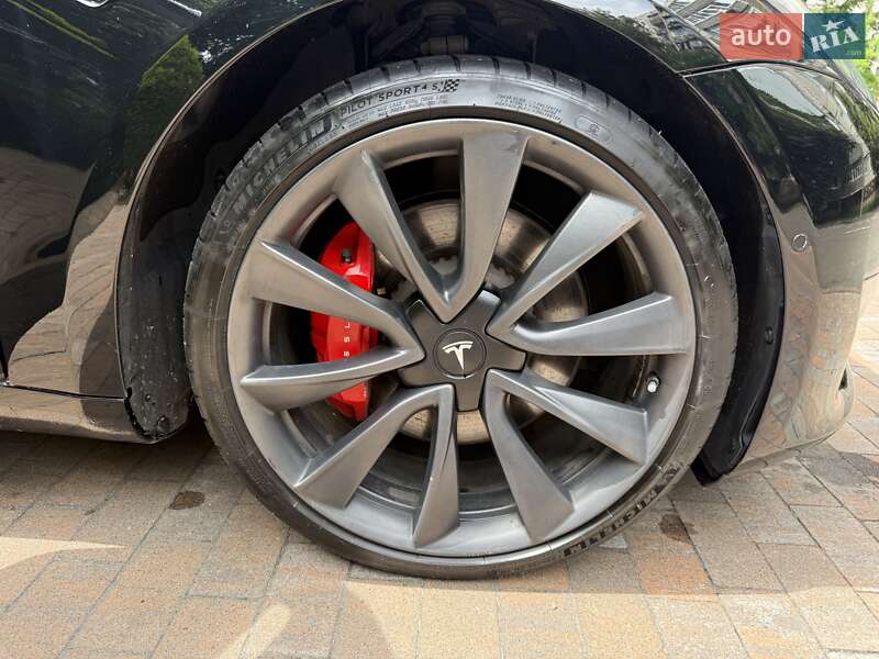 Седан Tesla Model 3 2020 в Києві