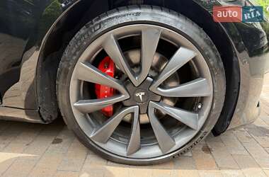 Седан Tesla Model 3 2020 в 
