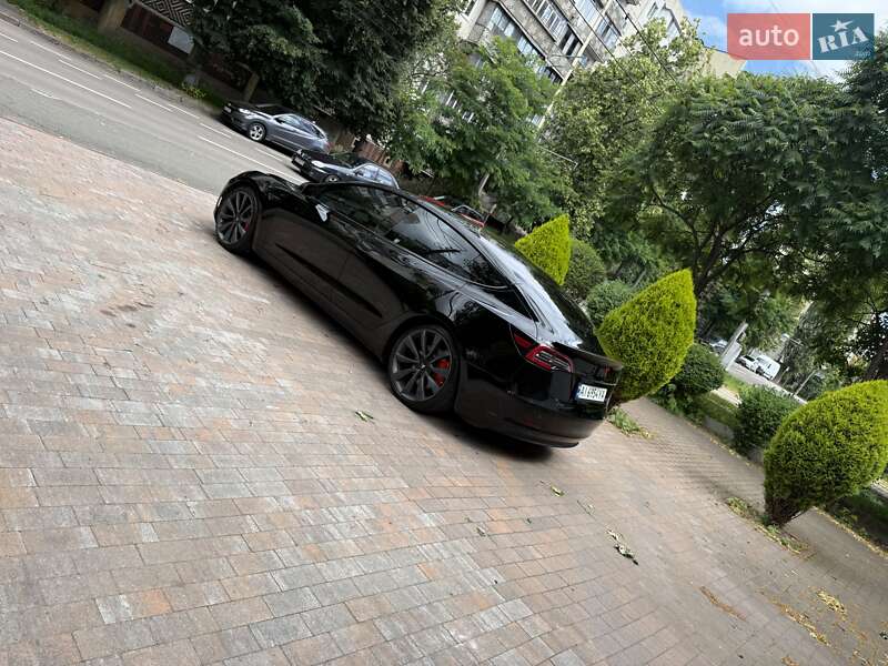 Седан Tesla Model 3 2020 в Києві