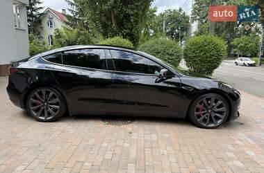 Седан Tesla Model 3 2020 в 