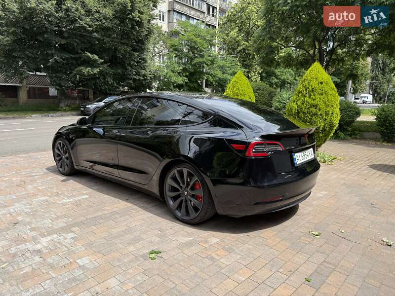 Седан Tesla Model 3 2020 в Києві