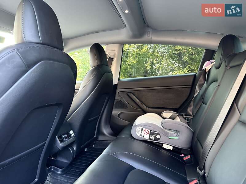 Седан Tesla Model 3 2021 в Одессе