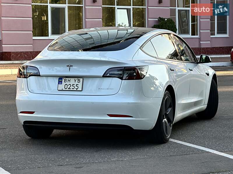 Седан Tesla Model 3 2021 в Одессе