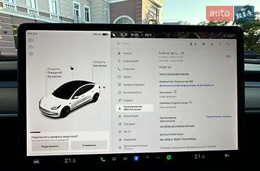 Седан Tesla Model 3 2021 в 