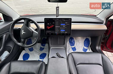 Седан Tesla Model 3 2020 в 