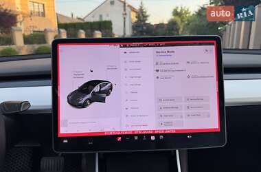 Седан Tesla Model 3 2019 в 