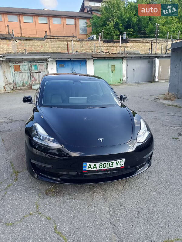 Седан Tesla Model 3 2018 в Києві