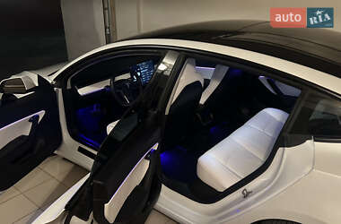 Седан Tesla Model 3 2021 в 