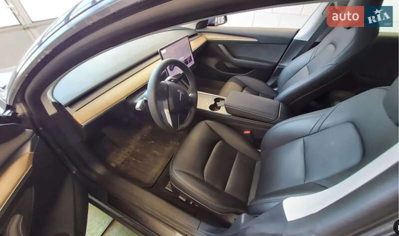 Седан Tesla Model 3 2022 в Тернополі