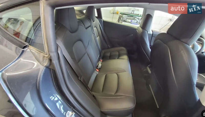 Седан Tesla Model 3 2022 в Тернополі