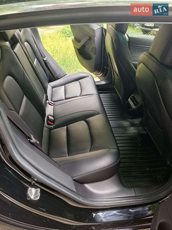 Седан Tesla Model 3 2018 в Києві
