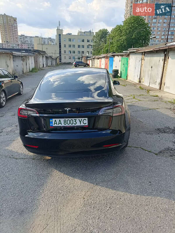 Седан Tesla Model 3 2018 в Києві