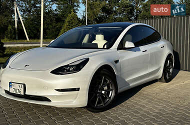 Седан Tesla Model 3 2021 в Кагарлику