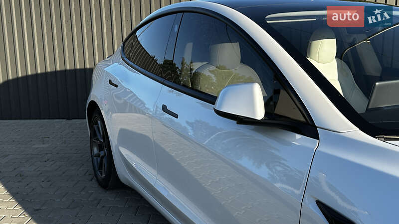 Седан Tesla Model 3 2021 в Кагарлыке