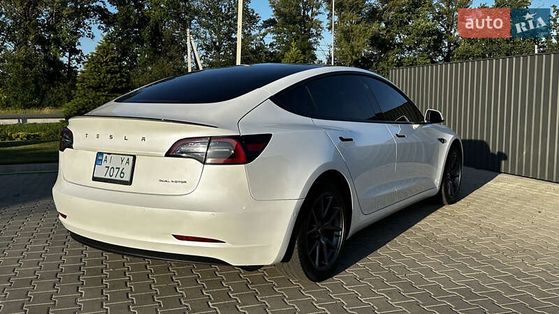 Седан Tesla Model 3 2021 в Кагарлыке