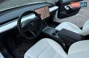 Седан Tesla Model 3 2020 в 