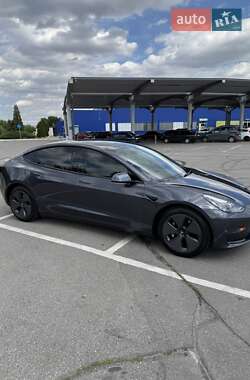 Седан Tesla Model 3 2021 в 