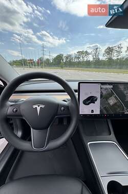 Седан Tesla Model 3 2021 в 