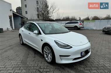 Седан Tesla Model 3 2020 в 