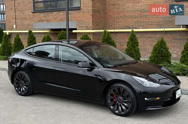 Седан Tesla Model 3 2021 в 