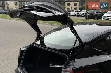 Седан Tesla Model 3 2021 в 