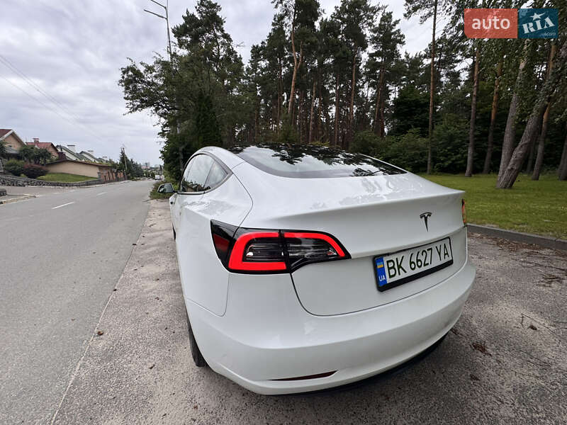 Седан Tesla Model 3 2023 в Киеве