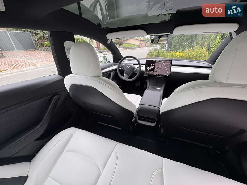 Седан Tesla Model 3 2023 в Киеве