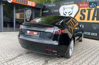 Седан Tesla Model 3 2021 в 