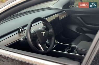 Седан Tesla Model 3 2019 в 