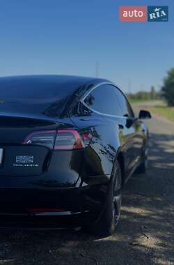 Седан Tesla Model 3 2019 в 
