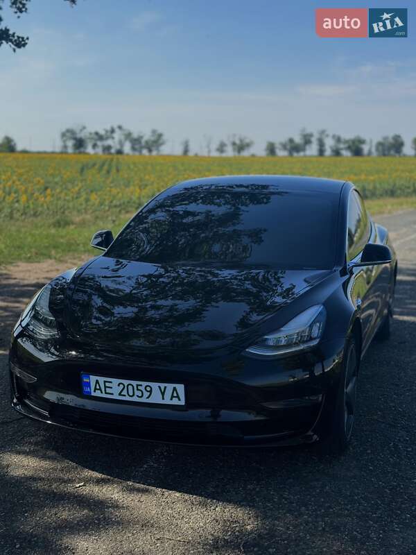Седан Tesla Model 3 2019 в Днепре