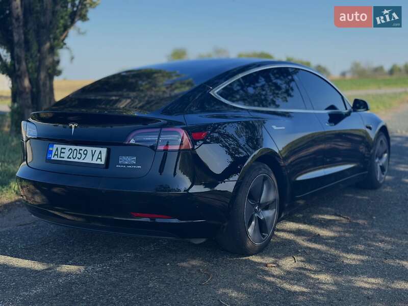 Седан Tesla Model 3 2019 в Днепре